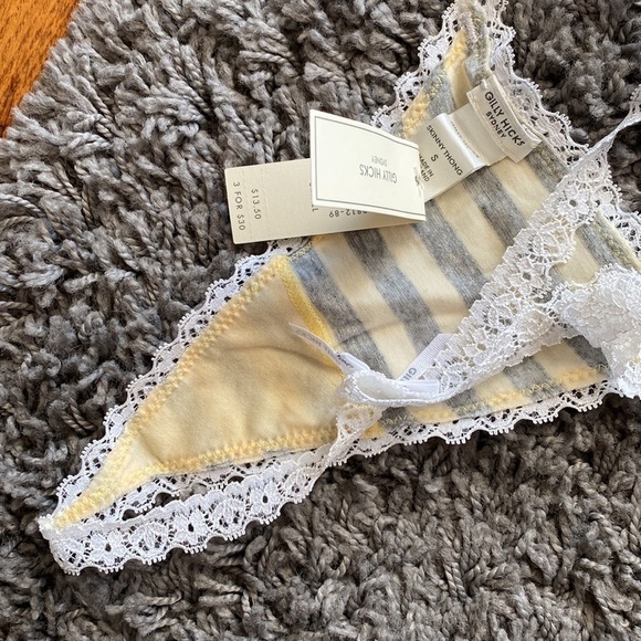 Gilly Hicks NWT Skinny Thong Bundle Size Small - Picture 9 of 9